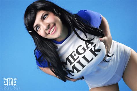 MEGA TITTY BJ .